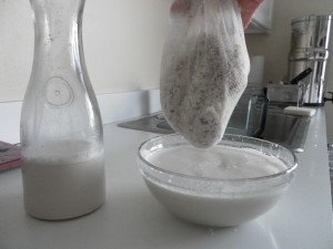 how-to-make-almond-milk how-to-make-almond-milk